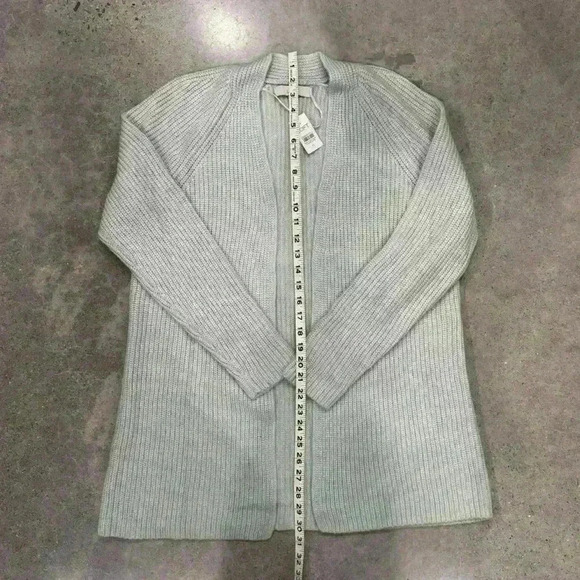 LOFT ANN TAYLOR Sweater Cardigan - Picture 3 of 7